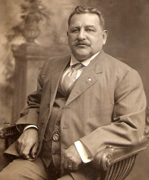 formal portrait of William Altreuter